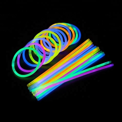 8 pouces de couleurs variées Bracelet à bâton lumineux 50pcs Parfait pour la fête 2 ans de durée de conservation