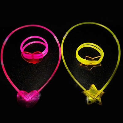 Temps de brillance de 8 à 12 heures Couleurs variées Collier à bâton de brillance chimique pour la fête de 2022